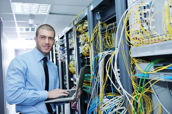 computer network architect qualifications